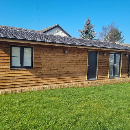 The Birch Lodge Located In Pegsdon Hexton エクステリア 写真
